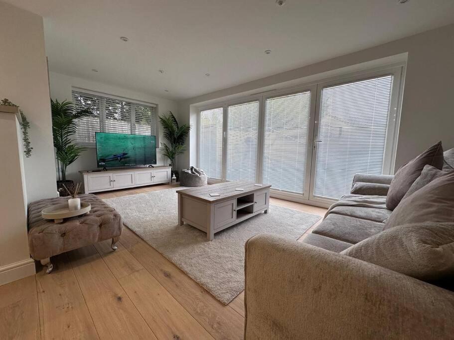 2Bed Ground Floor Flat + Garden Lägenhet Sunningwell Exteriör bild